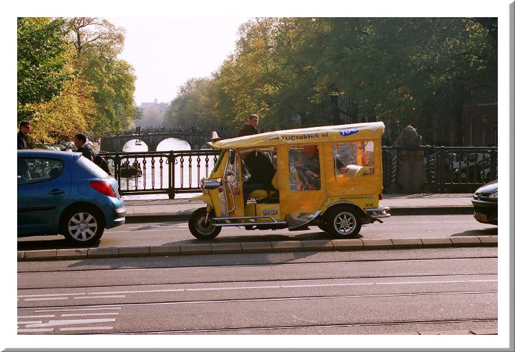 57jb09-nlTuktuk